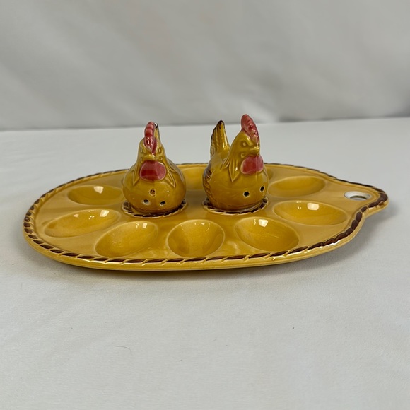 Vintage Egg Dish with Chicken Salt and Pepper Shakers - Picture 1 of 16